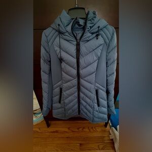 Bernardo NWT Women’s Puffer Coat Jacket Blue Medium